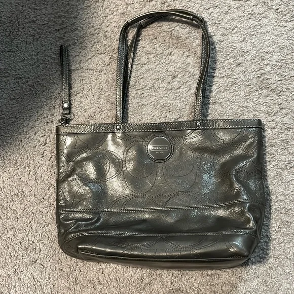 Leather Coach handbag. Grey with light blue lining. - Picture 1 of 2